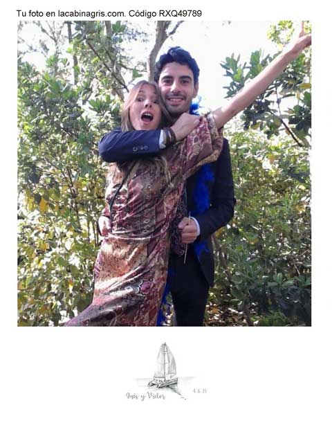 pareja-jugando-photocall